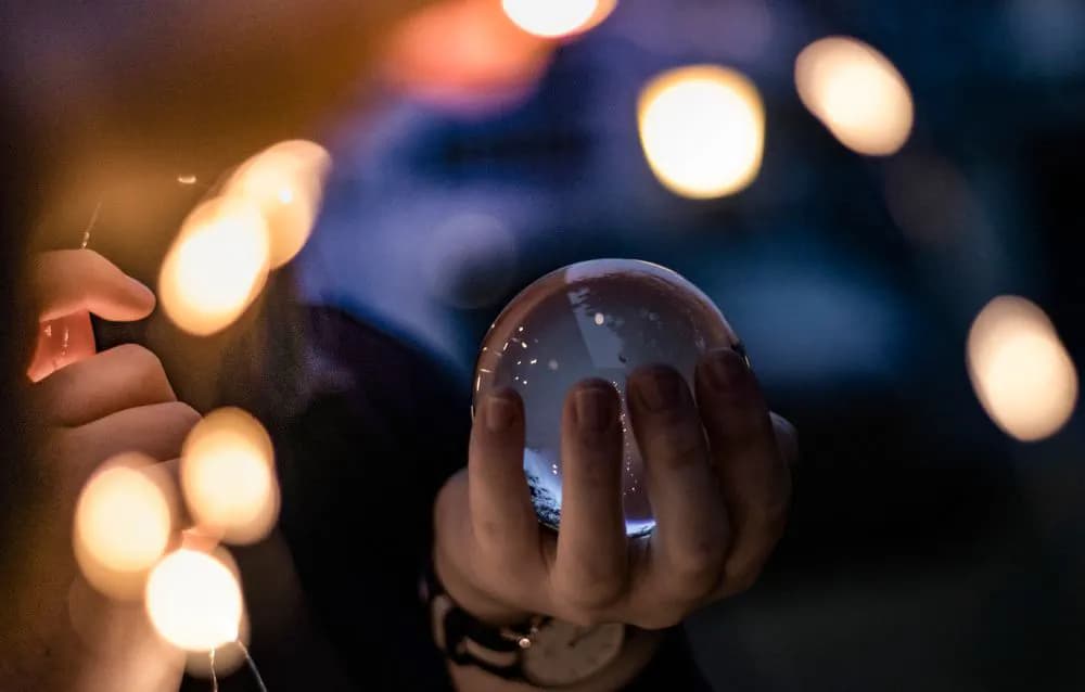 Fairy lights with a lens ball. Photo: Julia Gambel